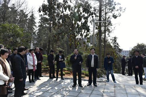 我市召开市直机关拆违拆临建绿透绿现场会