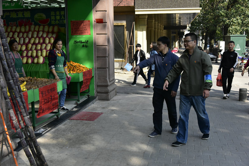 市直机关工委到共建社区开展“环境大整治、党员干在前”主题党日活动