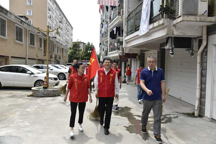 机关工委开展社区共建暨健步走、美生活、护平安活动