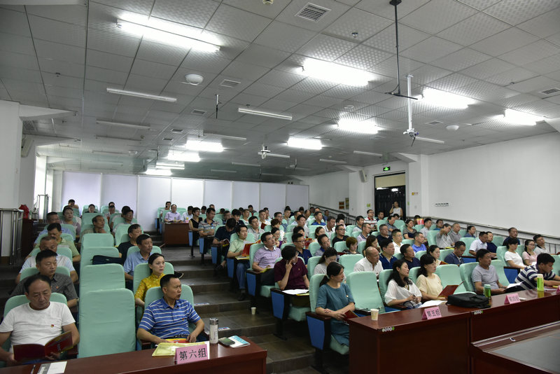 市直机关工委举行基层党组织书记学习贯彻十九大精神培训暨“双创双修”宣讲活动