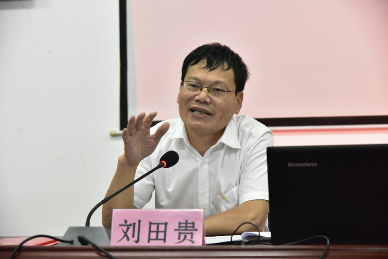 市直机关工委举行基层党组织书记学习贯彻十九大精神培训暨“双创双修”宣讲活动