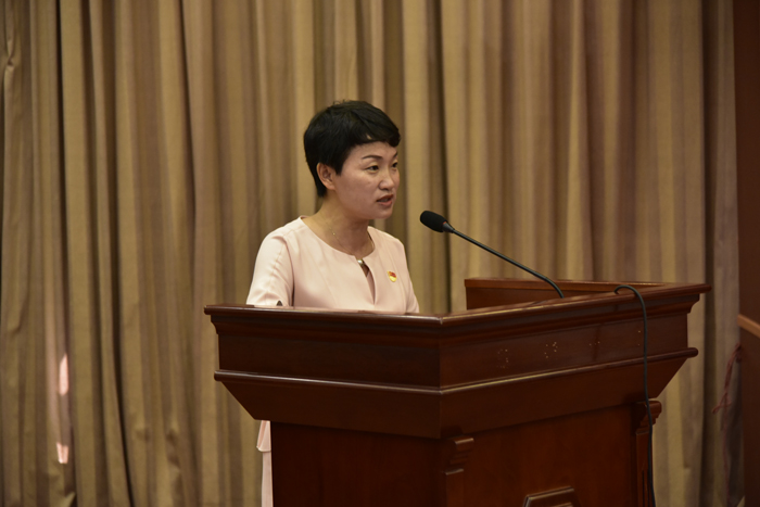 优秀党员代表发言稿 市五院总务科副科长    黎丽