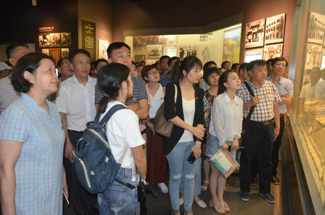 市直机关工委积极开展基层党组织书记学习贯彻十九大精神培训暨“双创双修”宣教活动