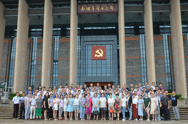 市直机关工委积极开展基层党组织书记学习贯彻十九大精神培训暨“双创双修”宣教活动
