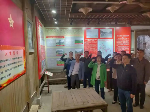 走进红色教育基地　扎实开展主题教育