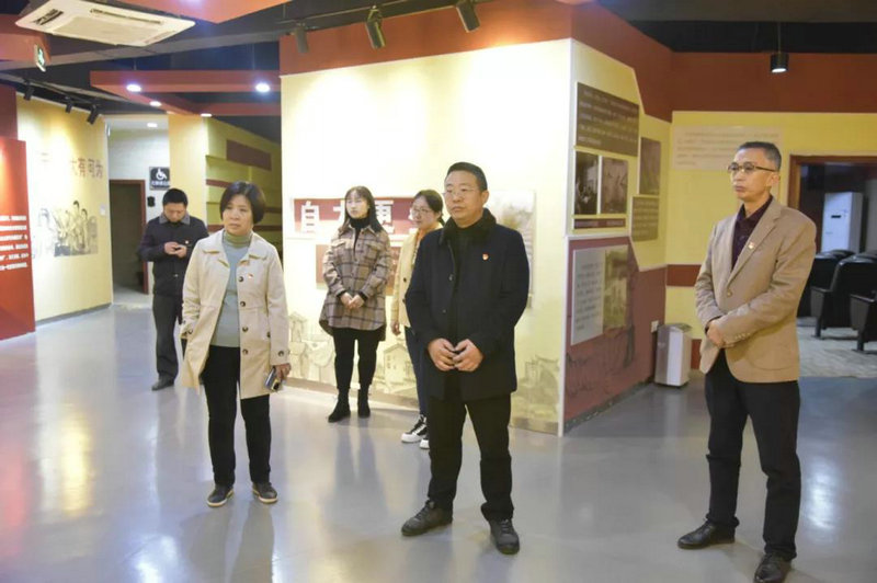 市直机关工委赴结对帮扶村宣讲党的十九届六中全会精神