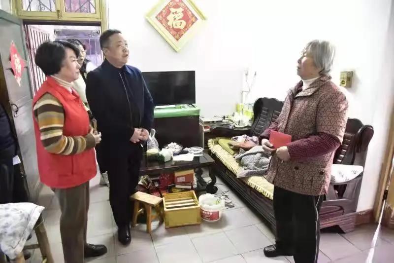 市直机关工委开展“我们的节日”春节走访慰问活动