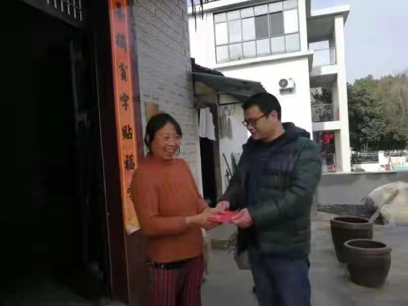 市直机关工委开展“我们的节日”春节走访慰问活动