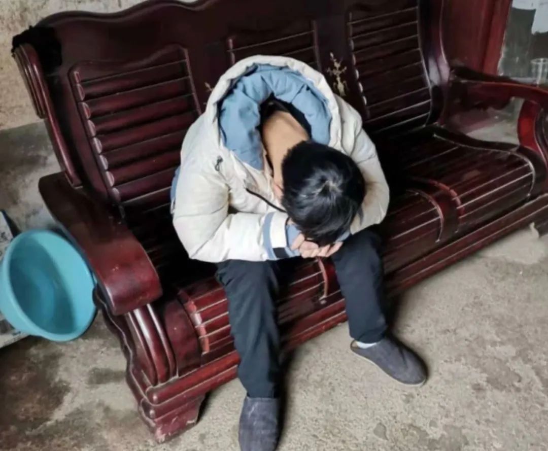 糟了，一氧化碳！快救人…...