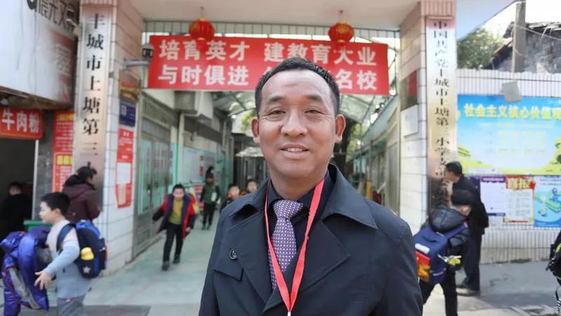 探亲遇山火，他毫不犹豫冲了上去