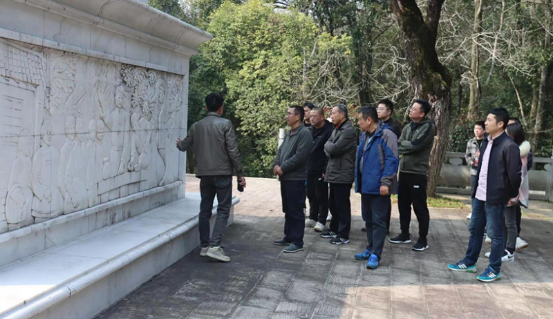 传承红色基因 探寻红色记忆——市委编办组织参观篁坞方志敏旧居
