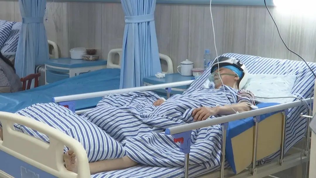 危急时刻，他挺身而出