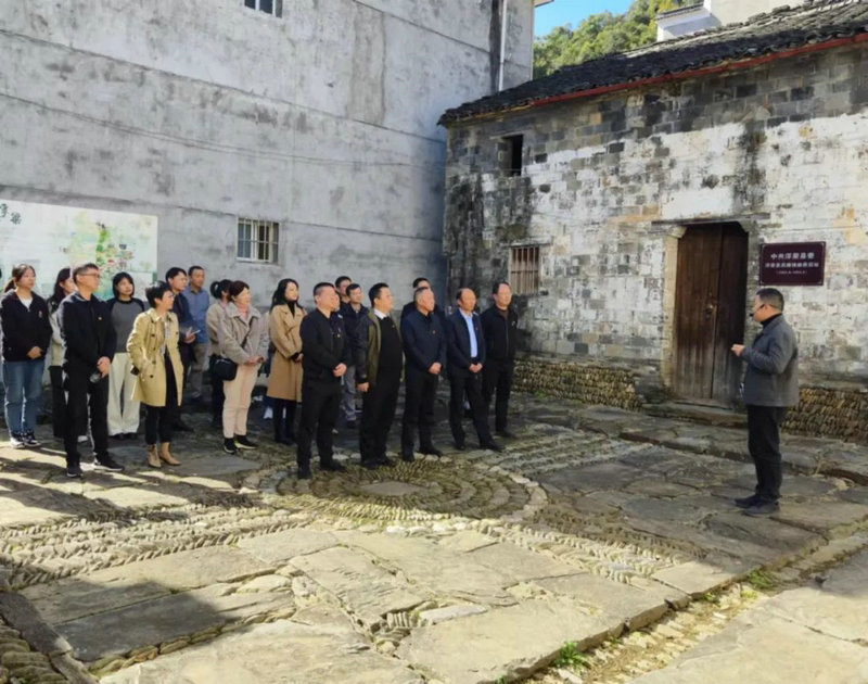 部机关第一党支部联合开展“深化主题教育 赓续红色血脉”主题党日活动