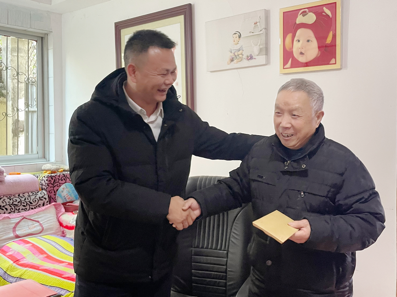 景德镇水务公司开展春节走访慰问活动