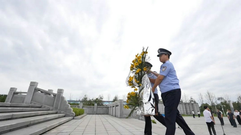 市直机关工委、市退役军人事务局联合开展庆祝中国共产党成立103周年暨市直机关新党员入党宣誓活动
