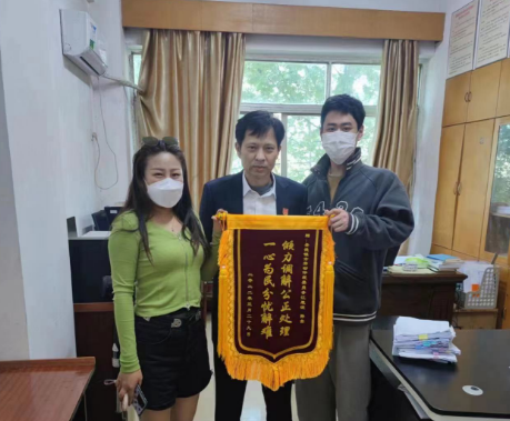 新时代赣鄱先锋丨江展波：“以法为盾，以情为桥”