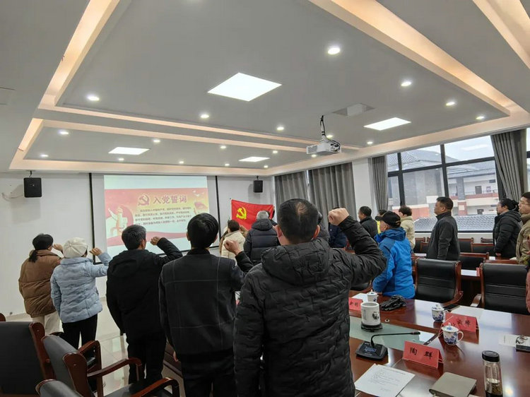 市总工会机关党支部开展“重温党史忆初心 奋勇争先践使命”主题党日活动