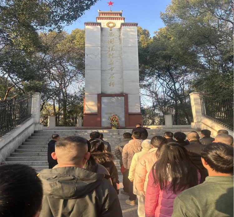 缅怀先烈寄哀思，砥砺前行谱新篇——市城管局主题党日活动纪实