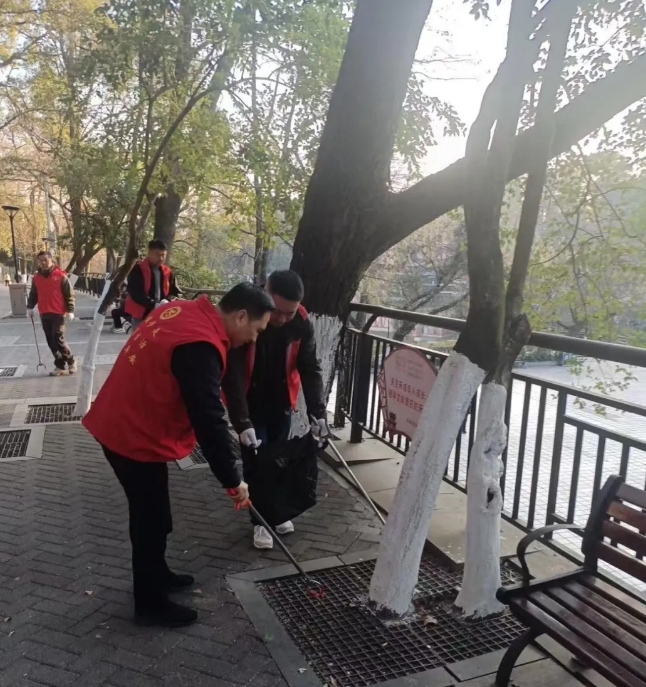 缅怀先烈寄哀思，砥砺前行谱新篇——市城管局主题党日活动纪实