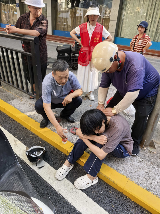 志愿服务暖人心  紧急救助显担当